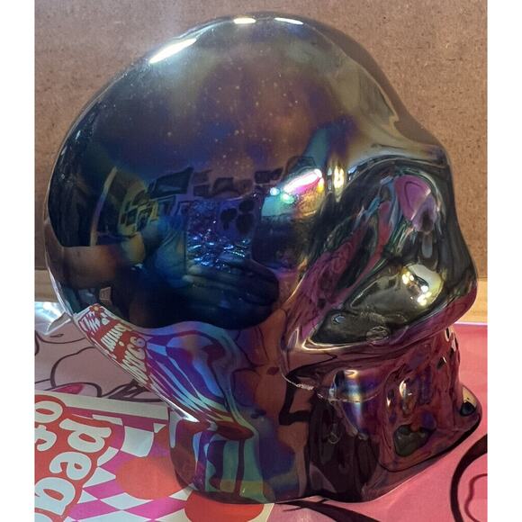 -HALLOWEEN SKULL decor Dark Iridescent Reflective Skull Figurine - Picture 4 of 14
